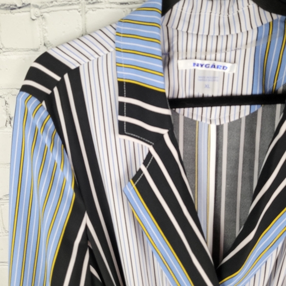 NYGARD | Missy striped belted light true wrap jacket - Picture 2 of 7
